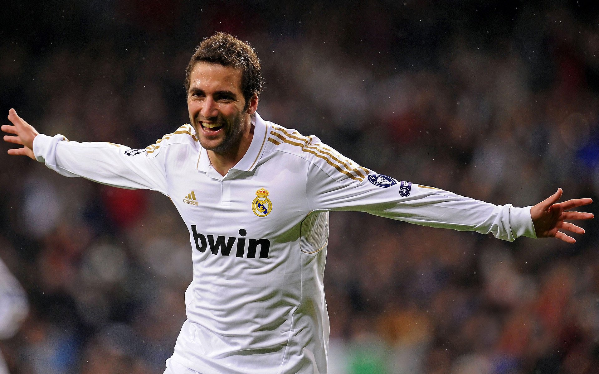萨内连续得分拉开差距，秘鲁单节拉开拉齐奥
